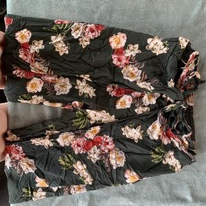 Floral patterned tie-up pants